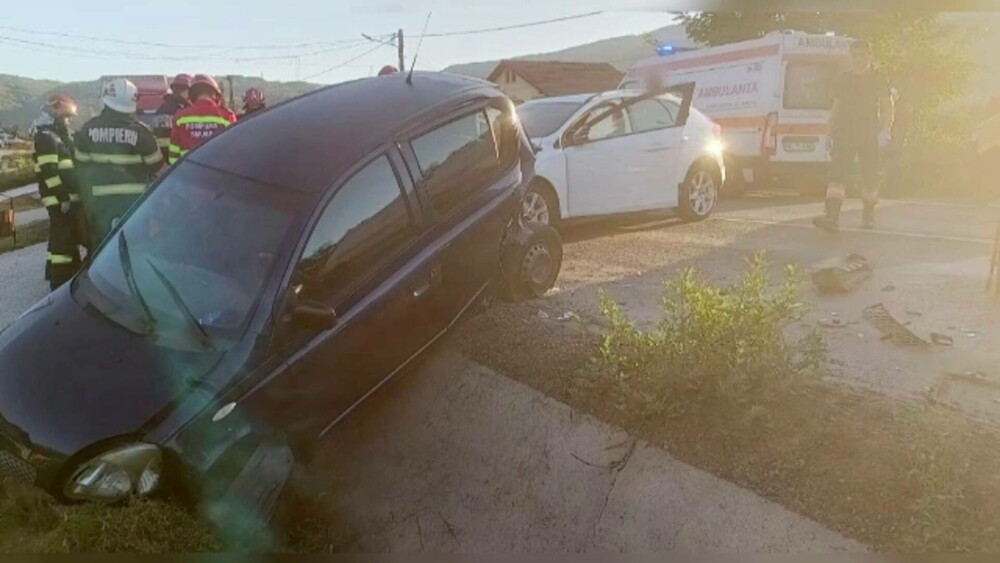 Băiatul de 3 ani care a murit în Vâlcea stătea în brațele mamei în mașină și a fost proiectat în parbriz. Greșeala tatălui - Imaginea 3