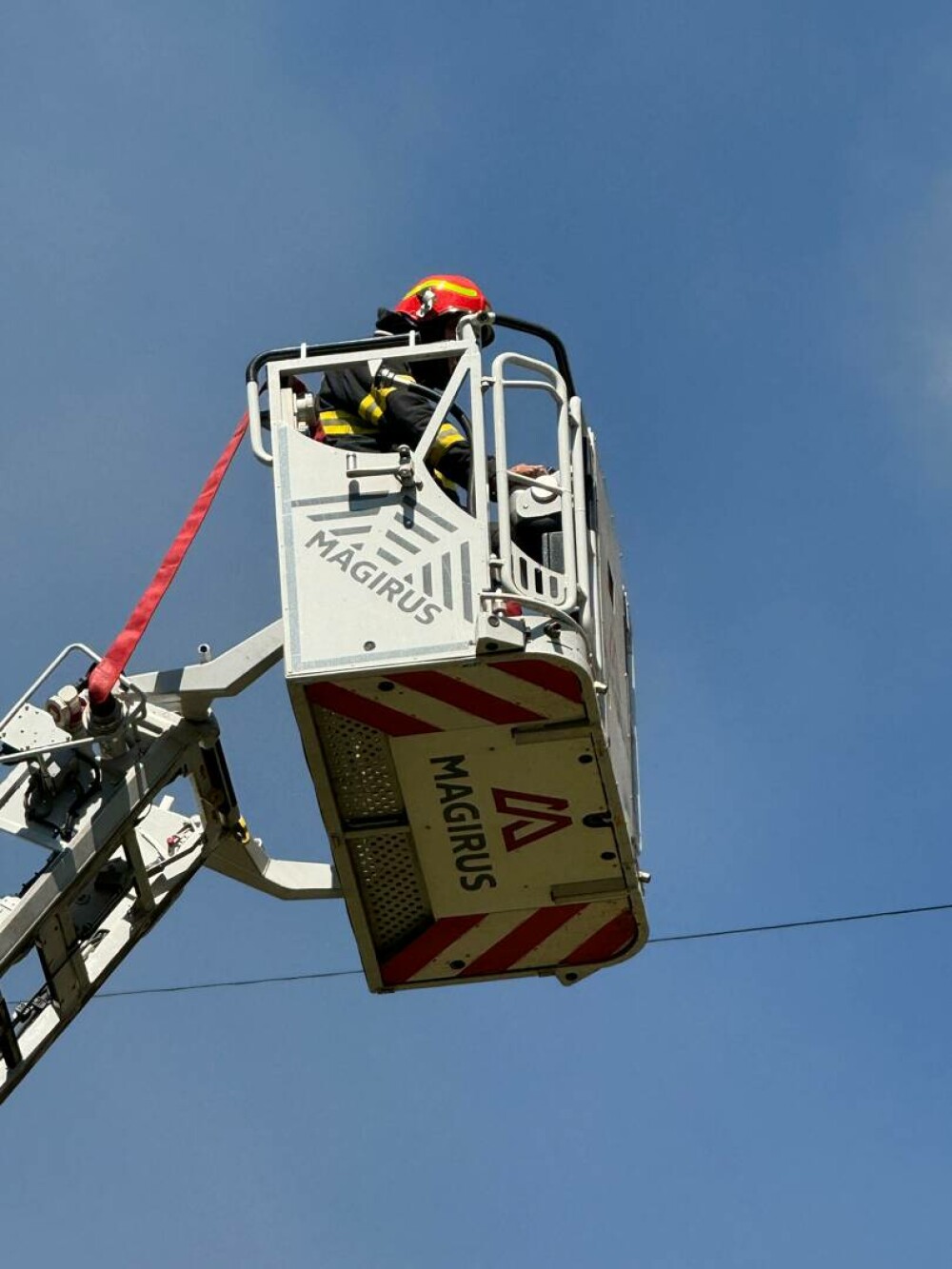 Incendiu puternic în centrul Bucureștiului, la un fost restaurant. A fost emis mesaj RO-Alert. VIDEO - Imaginea 3