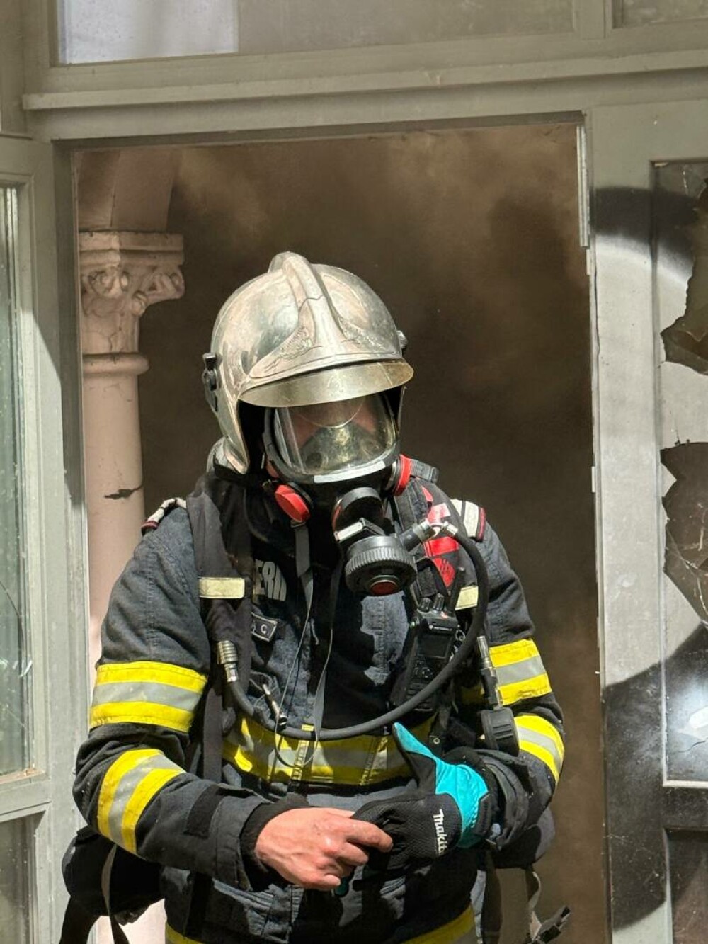 Incendiu puternic în centrul Bucureștiului, la un fost restaurant. A fost emis mesaj RO-Alert. VIDEO - Imaginea 5