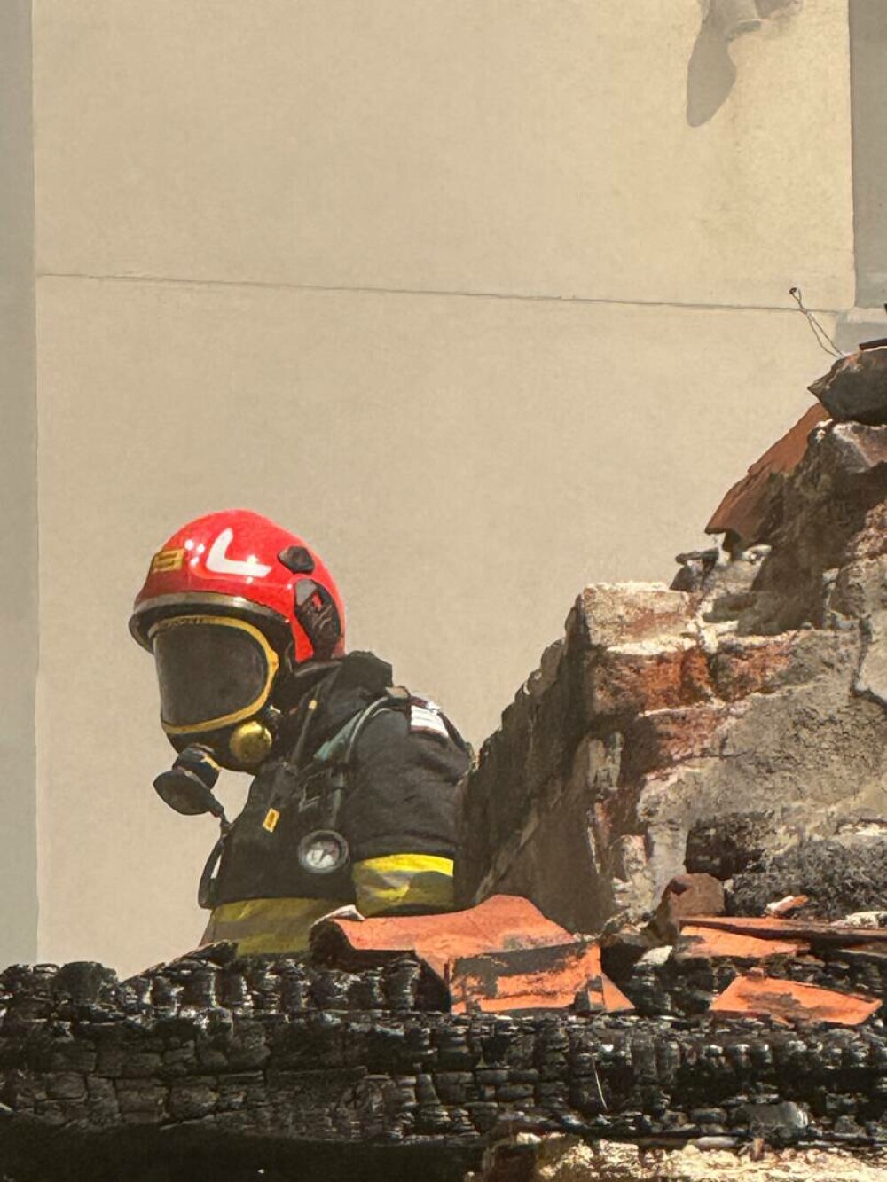 Incendiu puternic în centrul Bucureștiului, la un fost restaurant. A fost emis mesaj RO-Alert. VIDEO - Imaginea 8