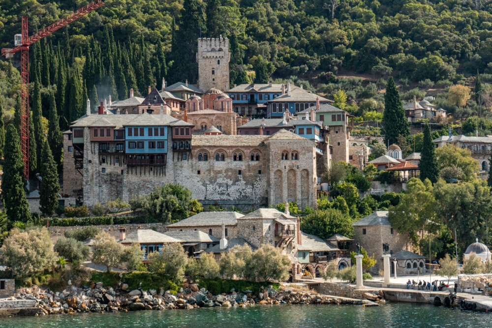 Muntele Athos – între spiritualitate, istorie și plaje liniștite. Cum poate fi vizitat și de ce nu toți turiștii au voie aici - Imaginea 1