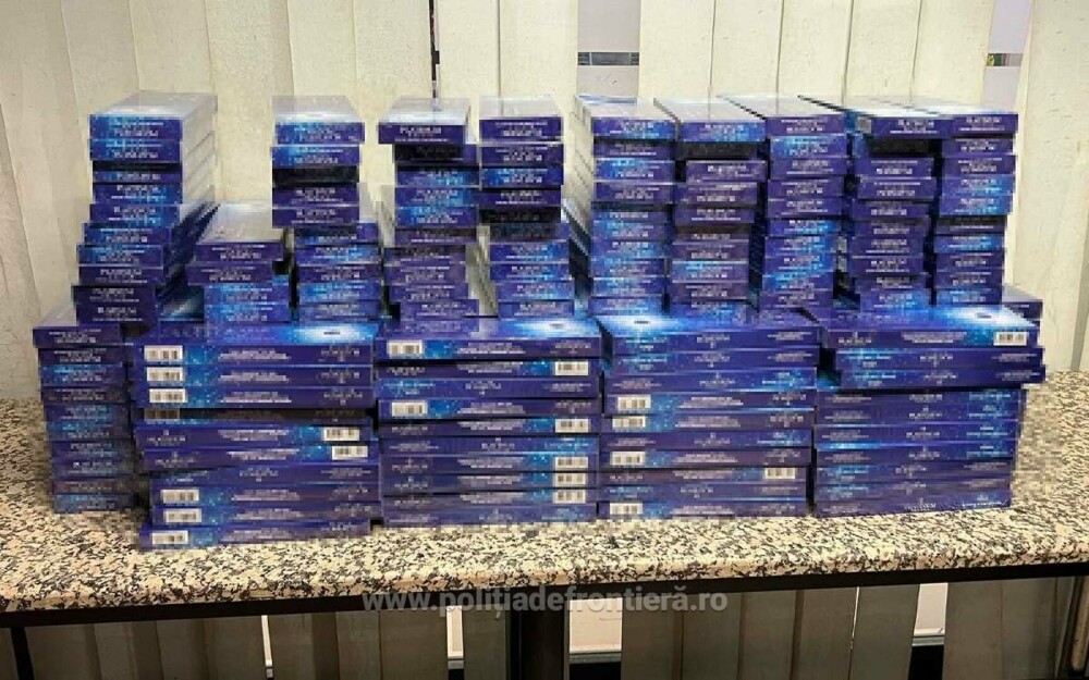 O familie de români venită din Dubai a fost oprită pe Aeroportul Otopeni, după ce vameșii au descoperit ce ascundea în bagaje - Imaginea 3