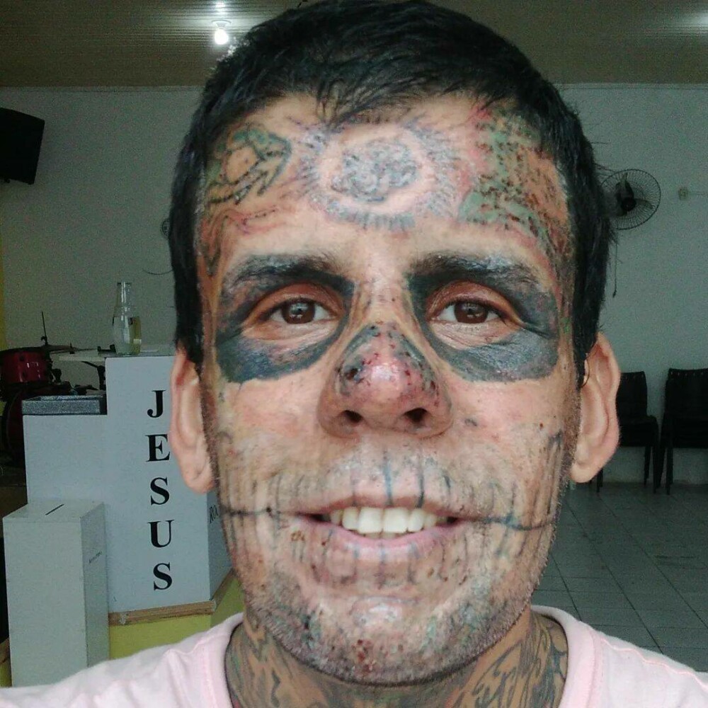 Un bărbat care și-a tatuat 95% din corp dezvăluie cum arată după cinci intervenții de îndepărtare a tatuajelor. FOTO - Imaginea 5