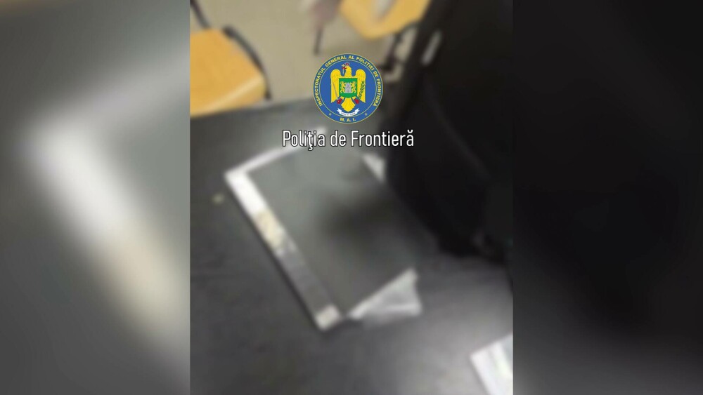 Ce au descoperit polițiștii în ghiozdanul unui român care urma să zboare spre Amsterdam de pe aeroportul Otopeni. FOTO - Imaginea 3