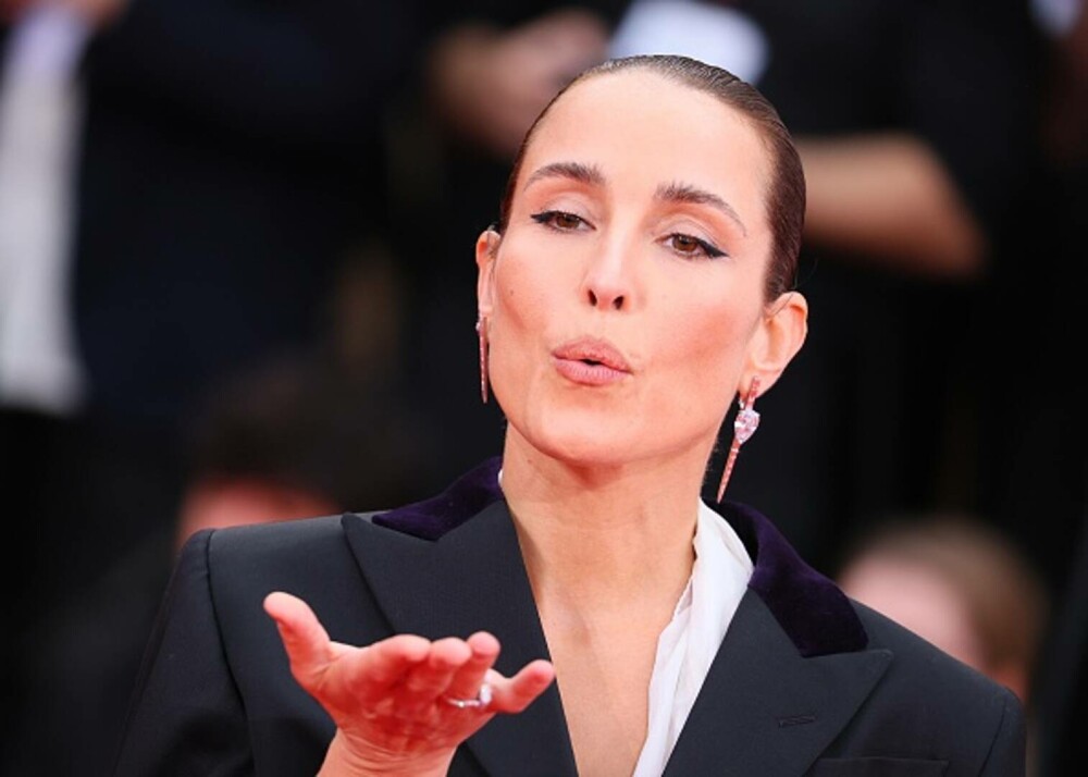 Cele mai bine îmbrăcate vedete de la Festivalul de Film de la Veneția. Ținutele cu care au strălucit pe covorul roșu. FOTO - Imaginea 8