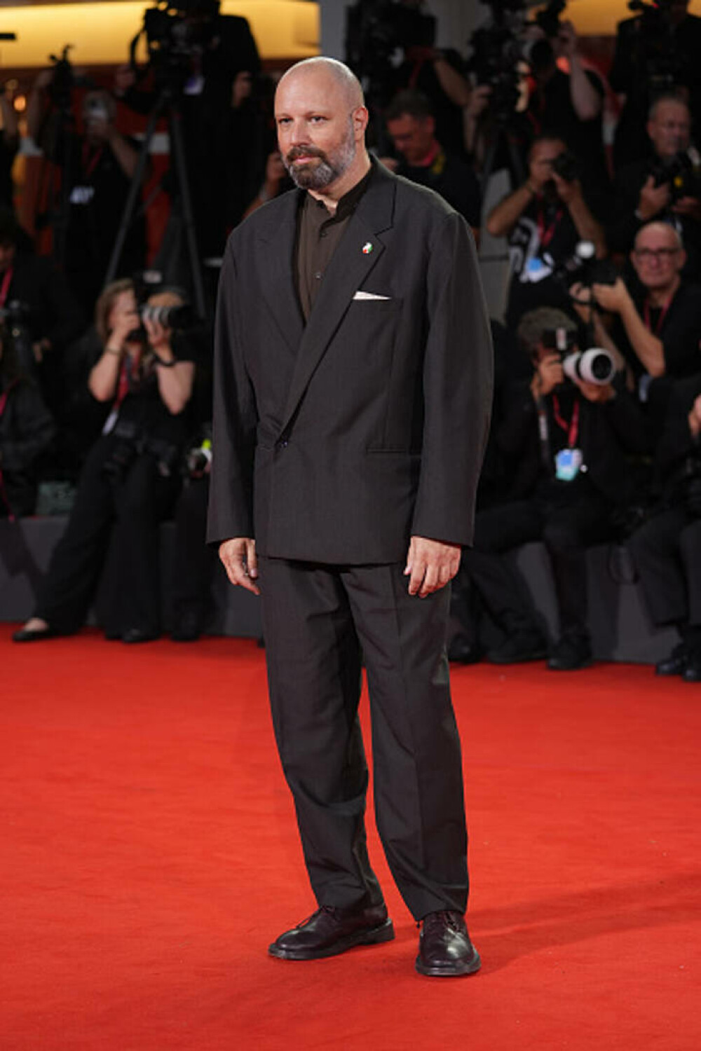 Cele mai bine îmbrăcate vedete de la Festivalul de Film de la Veneția. Ținutele cu care au strălucit pe covorul roșu. FOTO - Imaginea 22