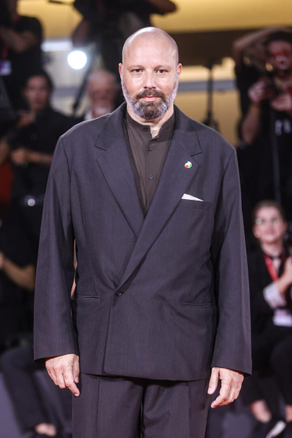 Cele mai bine îmbrăcate vedete de la Festivalul de Film de la Veneția. Ținutele cu care au strălucit pe covorul roșu. FOTO - Imaginea 35