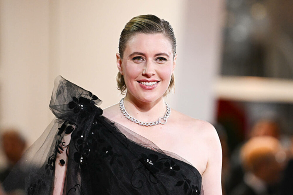 Cele mai bine îmbrăcate vedete de la Festivalul de Film de la Veneția. Ținutele cu care au strălucit pe covorul roșu. FOTO - Imaginea 43