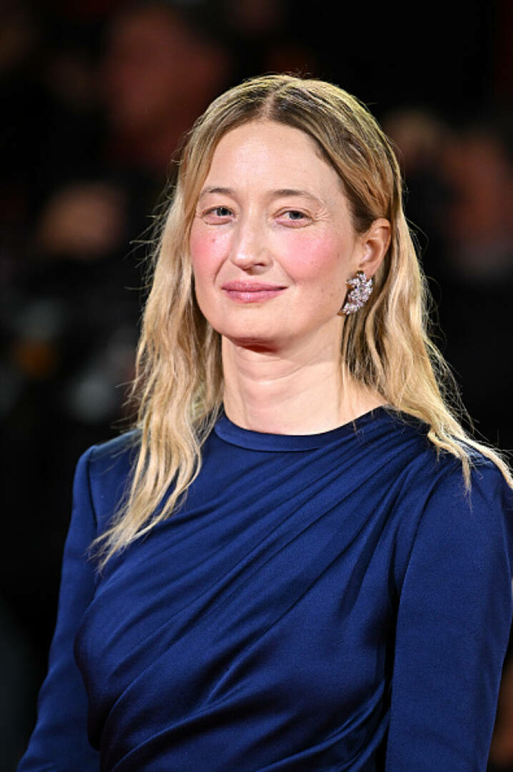 Cele mai bine îmbrăcate vedete de la Festivalul de Film de la Veneția. Ținutele cu care au strălucit pe covorul roșu. FOTO - Imaginea 45