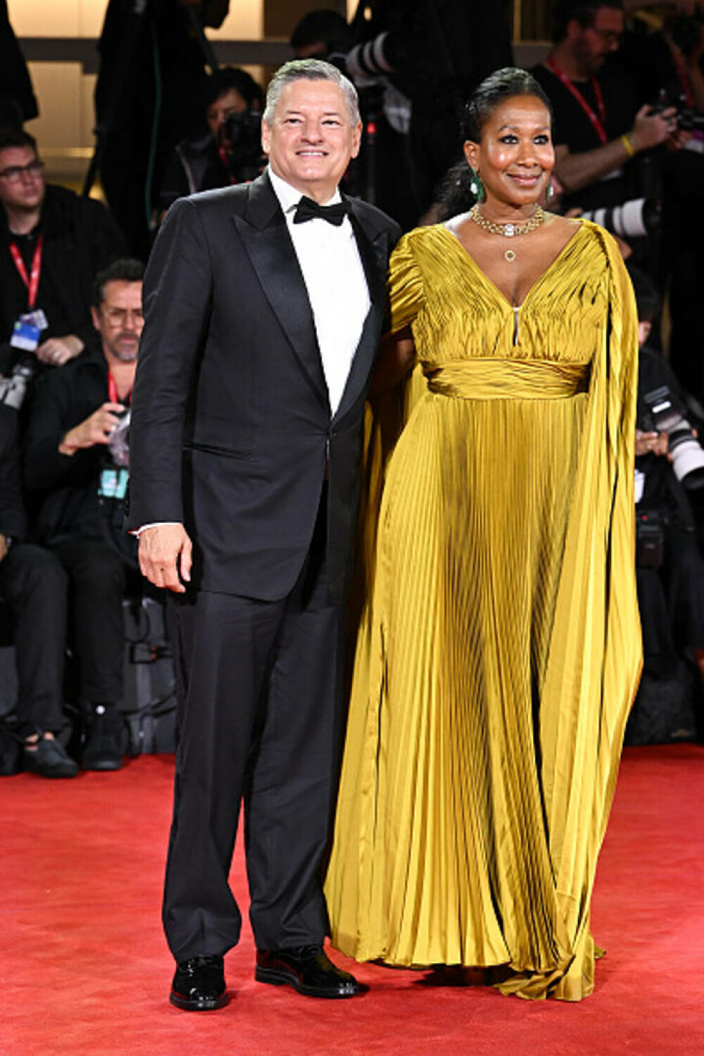 Cele mai bine îmbrăcate vedete de la Festivalul de Film de la Veneția. Ținutele cu care au strălucit pe covorul roșu. FOTO - Imaginea 52