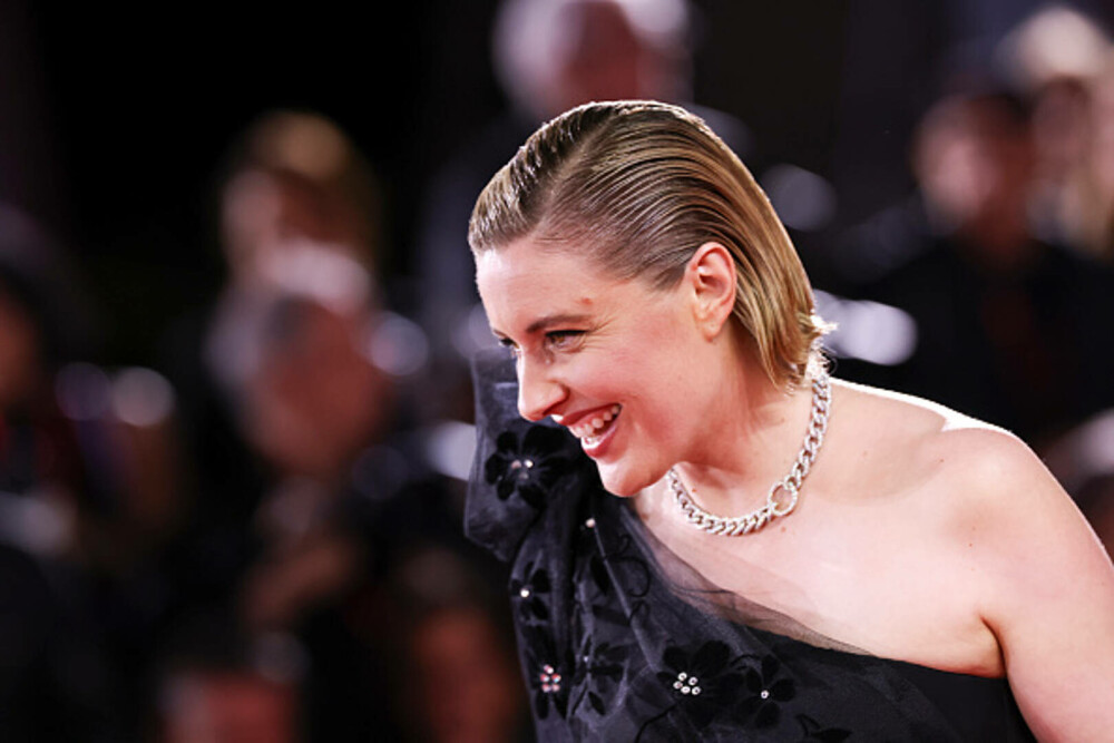 Cele mai bine îmbrăcate vedete de la Festivalul de Film de la Veneția. Ținutele cu care au strălucit pe covorul roșu. FOTO - Imaginea 60