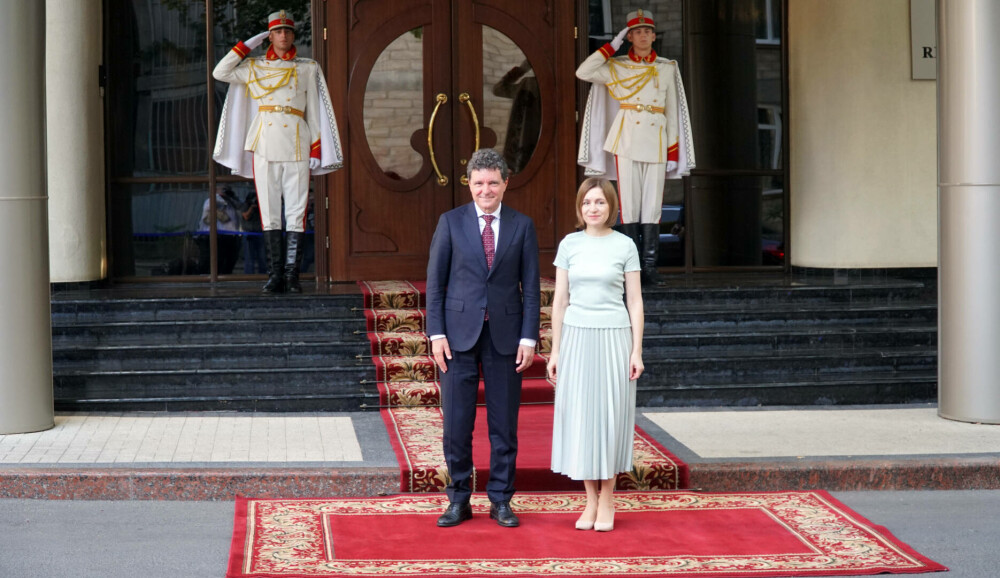 Nicușor Dan, primit la Chișinău de Maia Sandu. Cei doi președinți participă la evenimentele dedicate Zilei Limbii Române - Imaginea 3