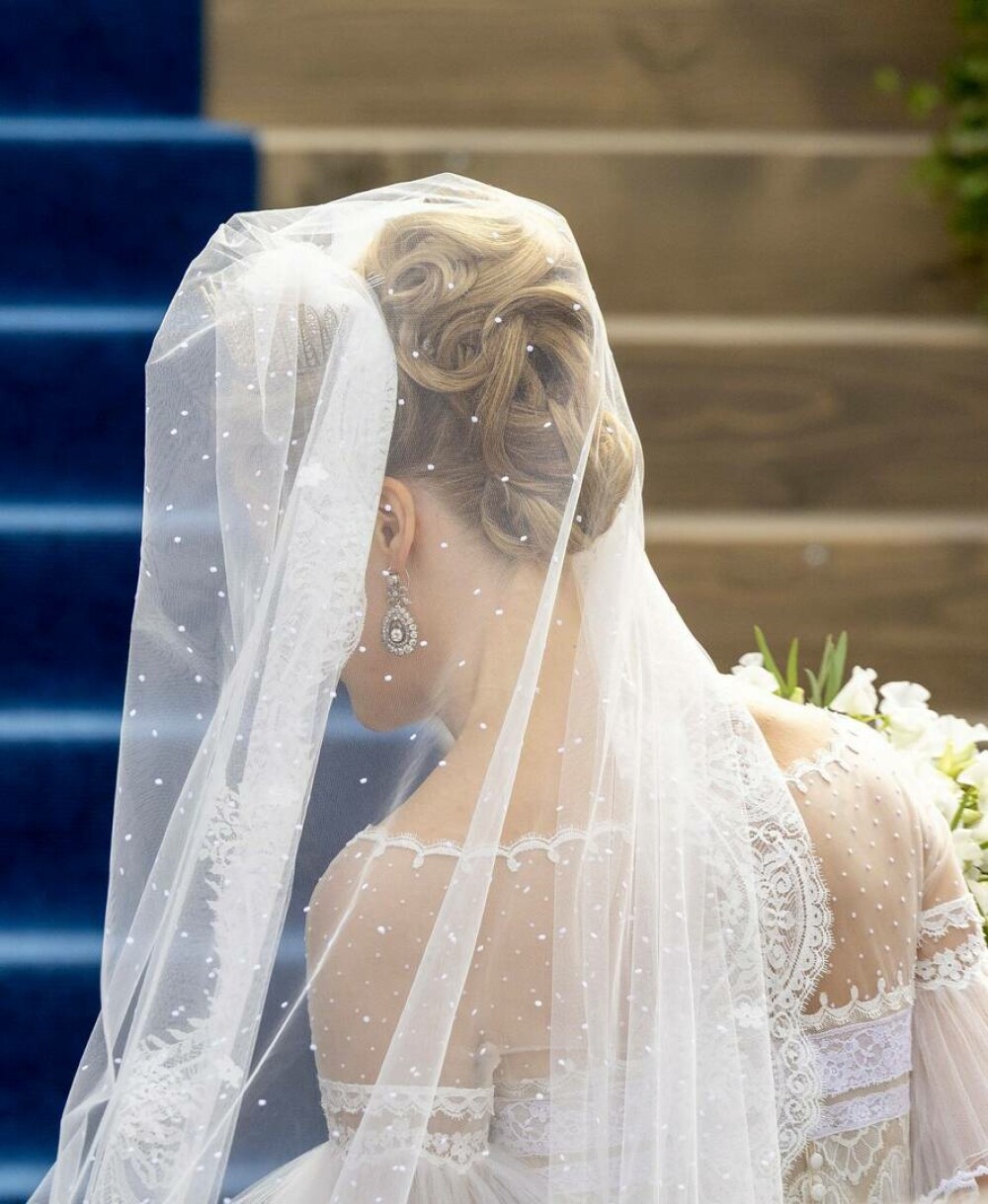 „Cea mai bogată prințesă din Europa” s-a căsătorit. Rochia spectaculoasă purtată de Marie Caroline de Liechtenstein. FOTO - Imaginea 7