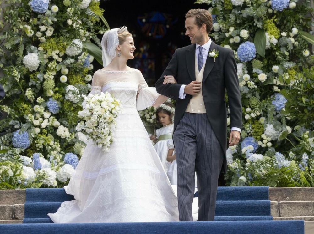 „Cea mai bogată prințesă din Europa” s-a căsătorit. Rochia spectaculoasă purtată de Marie Caroline de Liechtenstein. FOTO - Imaginea 9