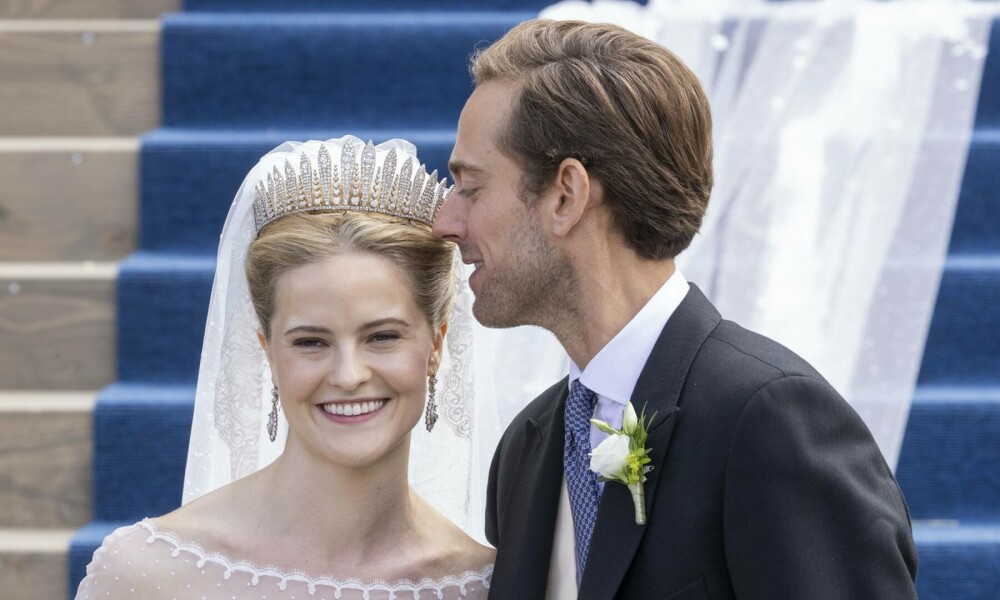 „Cea mai bogată prințesă din Europa” s-a căsătorit. Rochia spectaculoasă purtată de Marie Caroline de Liechtenstein. FOTO - Imaginea 13