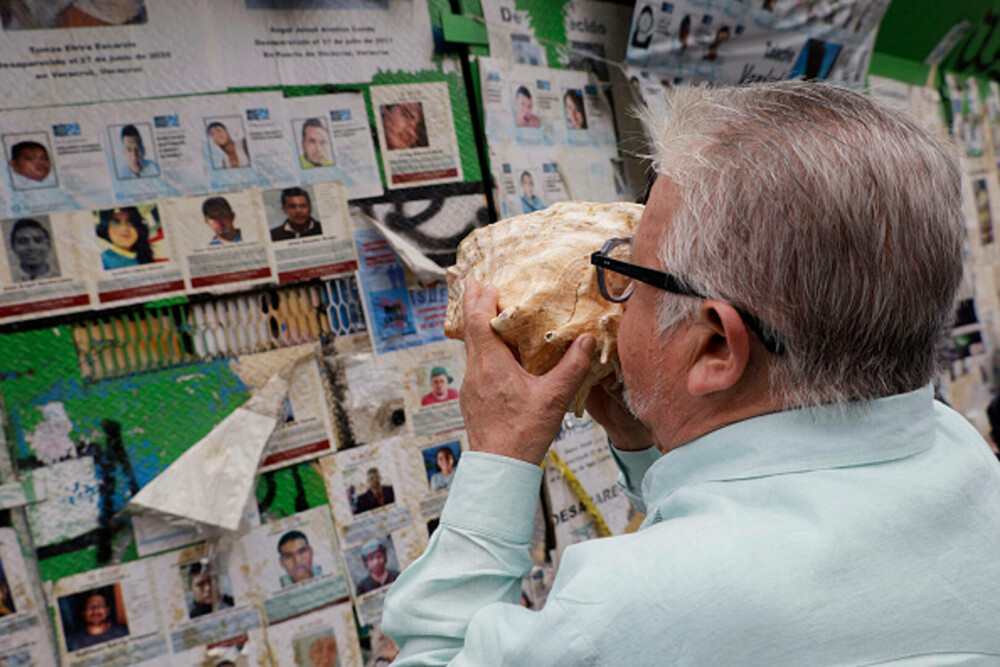 Val de proteste în Mexic. Mii de oameni au ieșit în stradă după ce 130.000 de persoane au fost date dispărute. FOTO - Imaginea 1