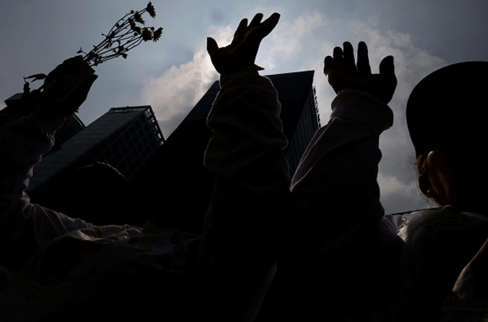 Val de proteste în Mexic. Mii de oameni au ieșit în stradă după ce 130.000 de persoane au fost date dispărute. FOTO - Imaginea 2