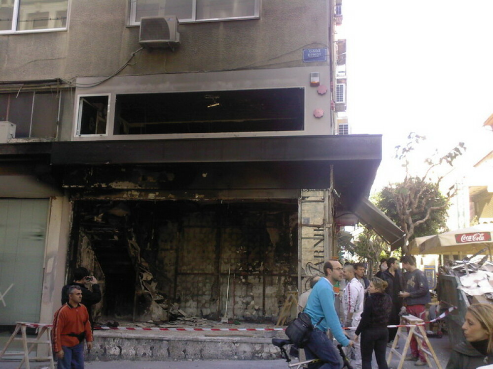 Violentele de la Atena vazute de vizitatorii stirileprotv.ro - Imaginea 3