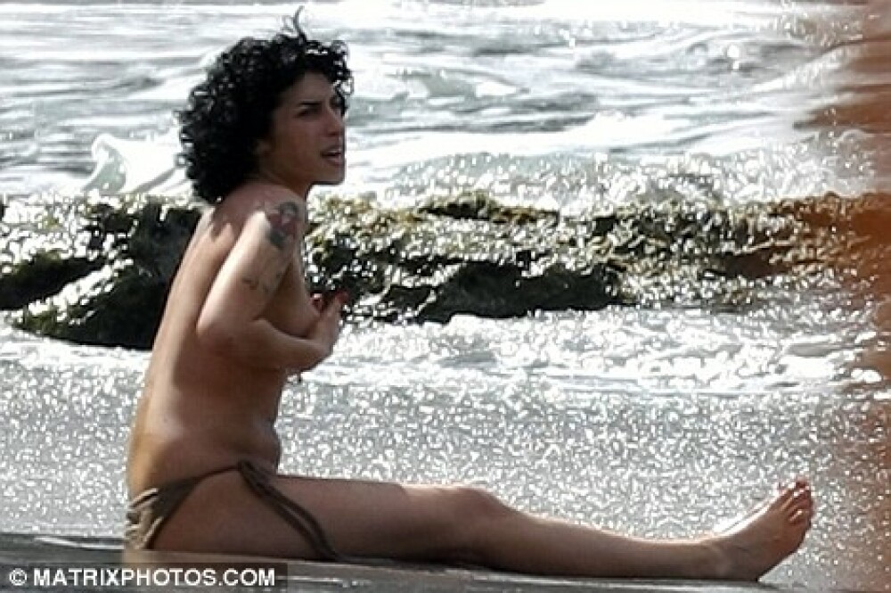 Amy Winehouse vrea sa se mute in Caraibe - Imaginea 3