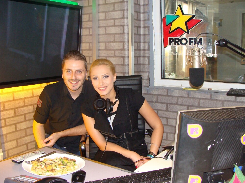 Iulia Vantur, Radu Valcan si Andreea Banica au degustat “MujDay” la ProFM! - Imaginea 3