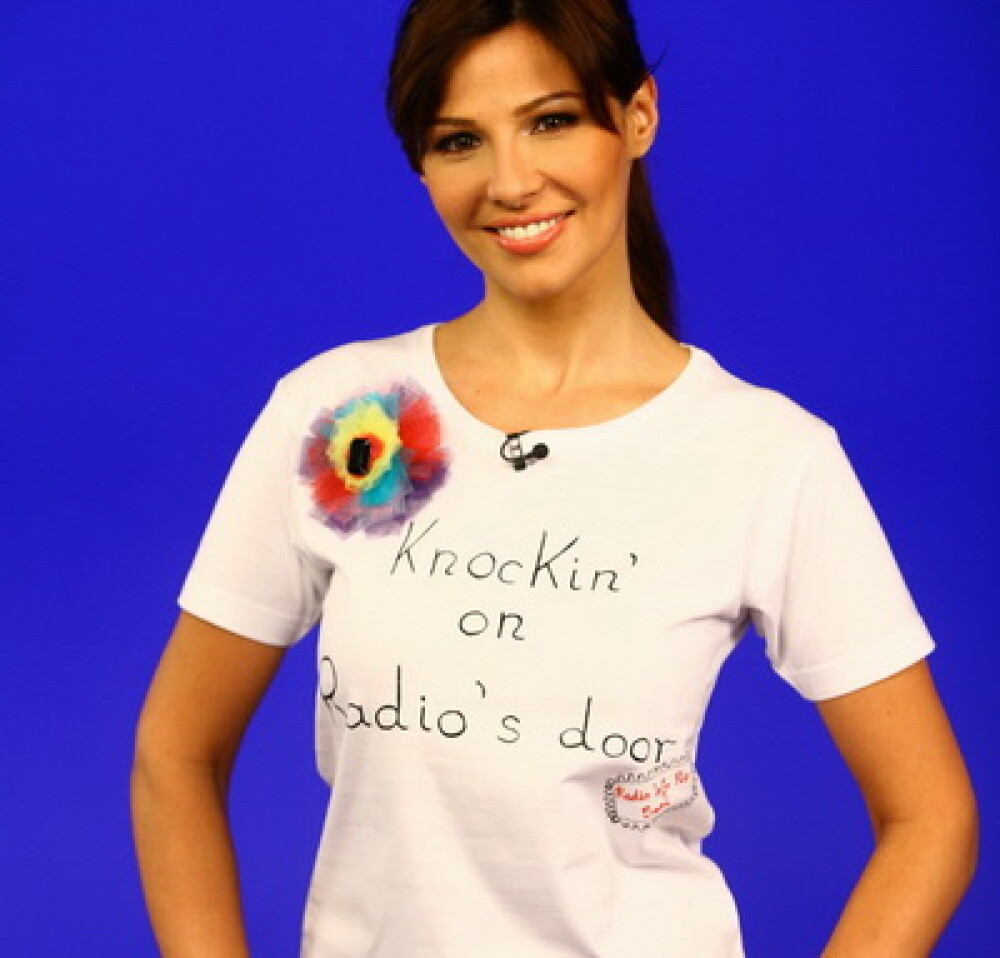 Radio InfoPro sarbatoreste 5 ani... in tricou! Castiga tricourile vedetelor - Imaginea 1