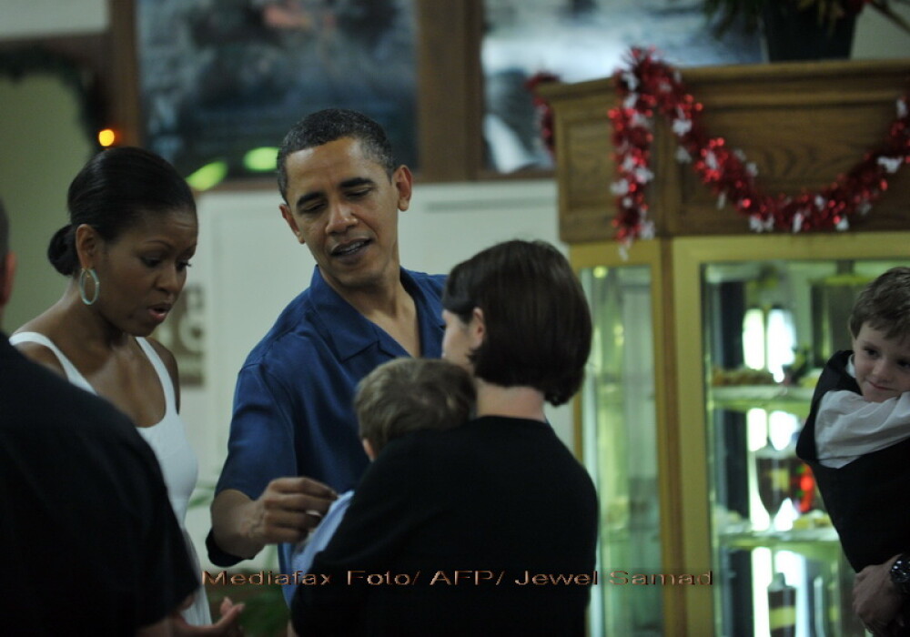 Michelle si Barack Obama, Craciun in Hawaii alaturi de soldatii americani - Imaginea 2