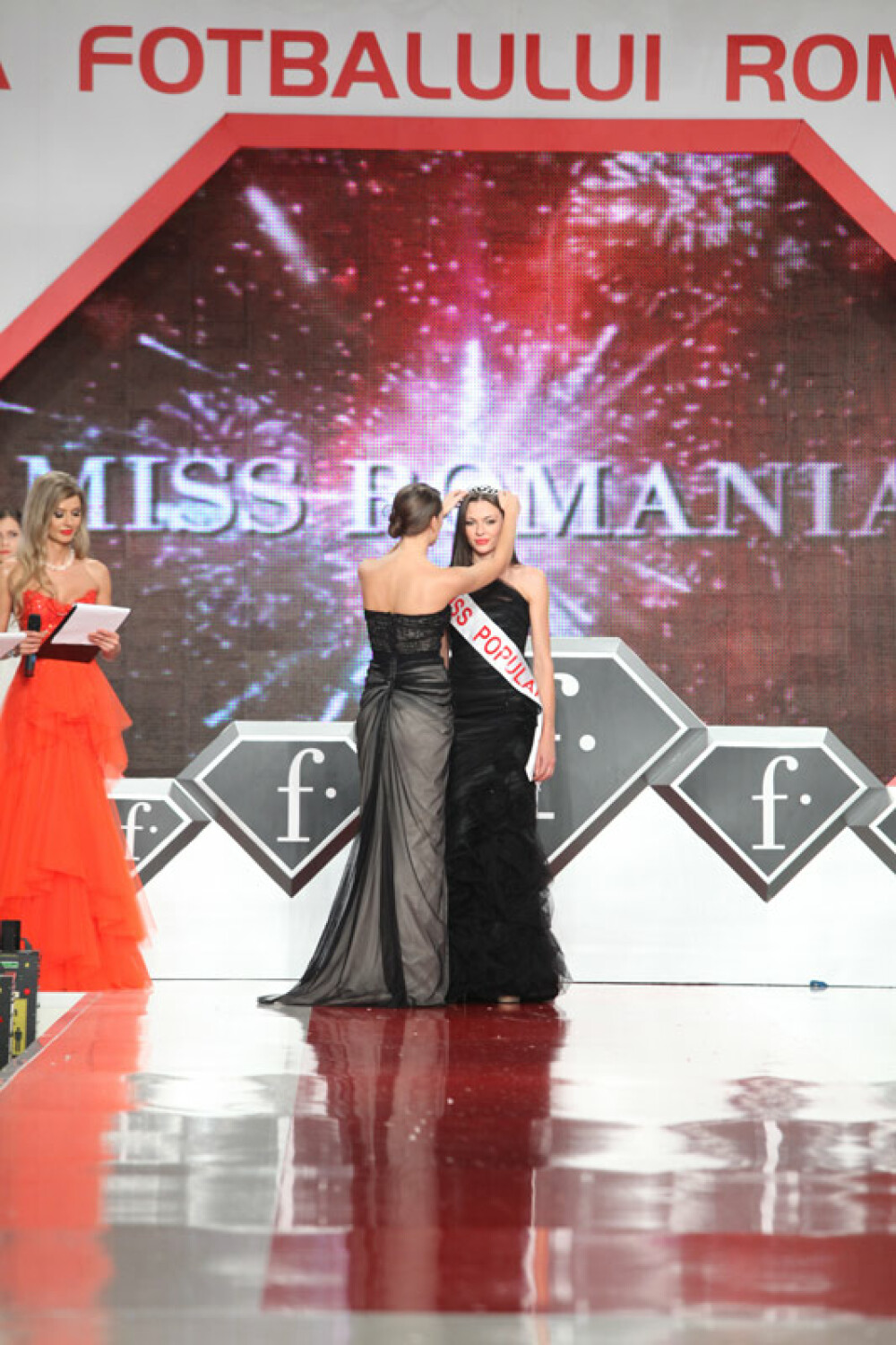 Miss Romania 2010! Naturala sau atinsa un pic de bisturiu? FOTO - Imaginea 4
