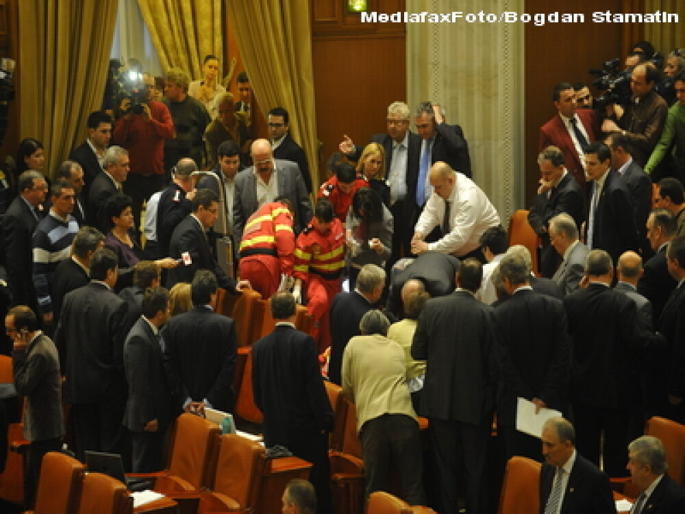 IMAGINI VIDEO inedite de la incidentul din Parlament!Reactia politicienilor - Imaginea 1