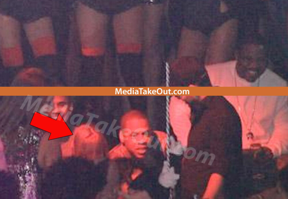 Jay-Z, prins cu o blonda intr-un club din Las Vegas. Beyonce era la hotel. GALERIE FOTO - Imaginea 2