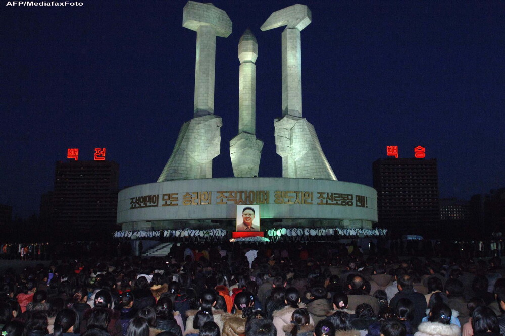 Funeralii grandioase in Coreea de Nord pentru Kim Jong-il. Sute de mii de oameni au plans pe strazi - Imaginea 4