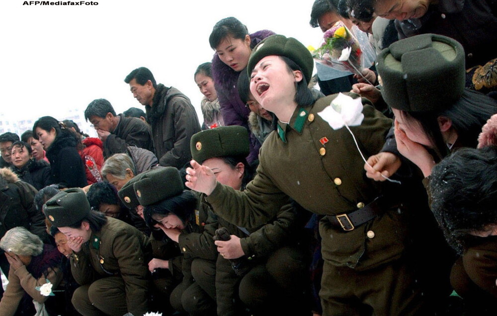 Funeralii grandioase in Coreea de Nord pentru Kim Jong-il. Sute de mii de oameni au plans pe strazi - Imaginea 5