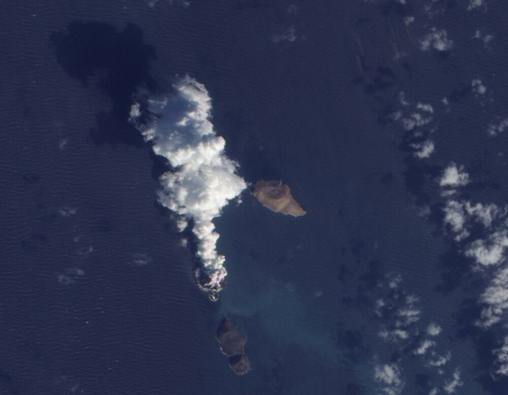 O noua insula a aparut pe Terra. Imagini in premiera facute publice de NASA. FOTO - Imaginea 1