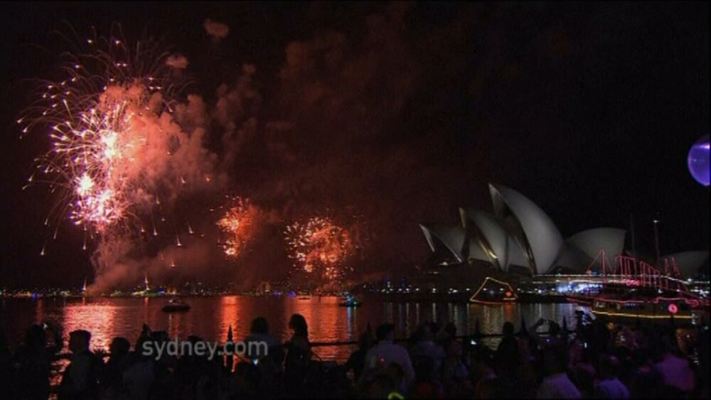 Adio, 2011, bun venit, 2012! Spectacolul de Revelion de pe diferite continente, in imagini uimitoare - Imaginea 3