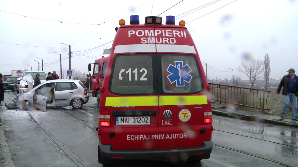 Carambol la iesirea din Timisoara. Cinci masini s-au ciocnit din cauza unui sofer neatent - Imaginea 2