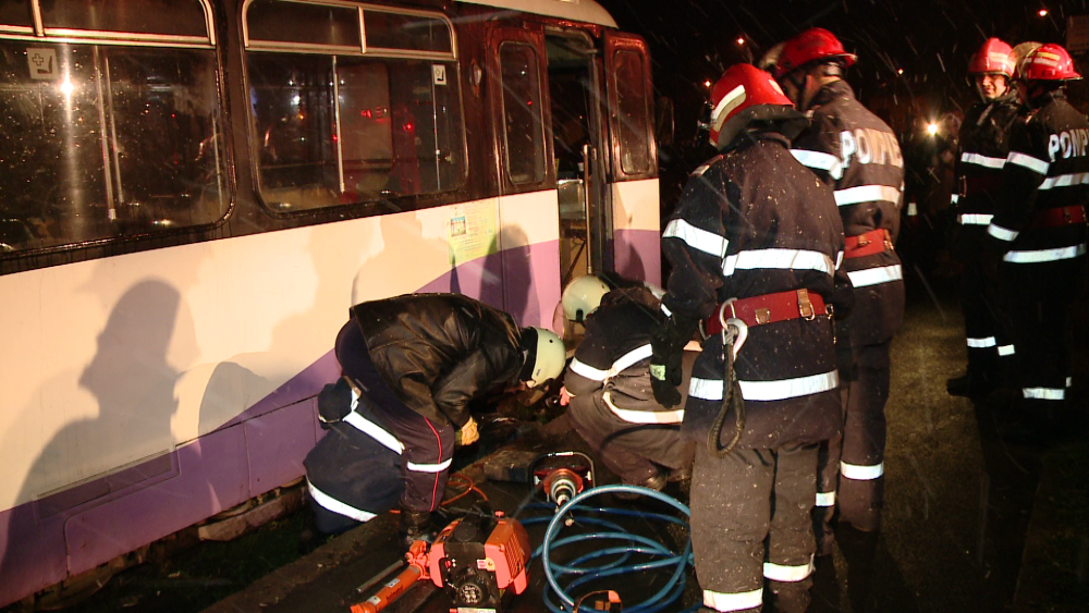 Accident tragic la Timisoara. Un barbat a sfarsit sub rotile unui tramvai - Imaginea 2