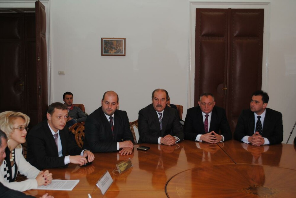 Alesii din Arad si-au primit certificatele de parlamentari. Ce promisiuni au facut - Imaginea 1