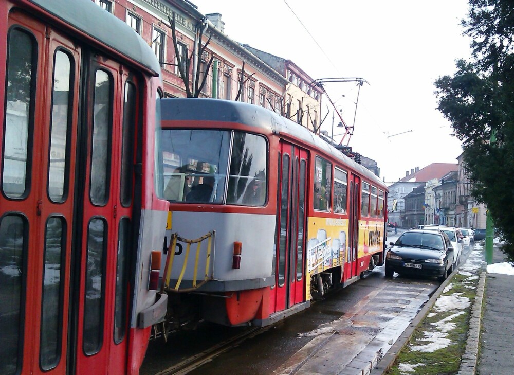 Explicatia revoltatoare a soferului care a blocat un tramvai din Arad, dupa ce a parcat langa linie - Imaginea 5