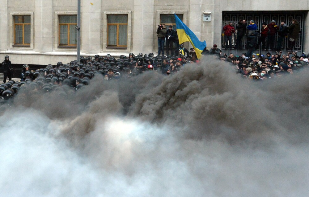 Motiunea de demitere a guvernului din Kiev a cazut, insa opozitia nu renunta la proteste - Imaginea 4