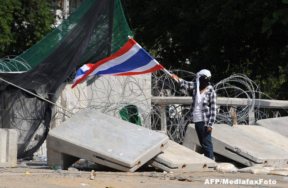 Manifestatii violente in Thailanda pentru demiterea Guvernului. MAE avertizeaza turistii romani - Imaginea 4