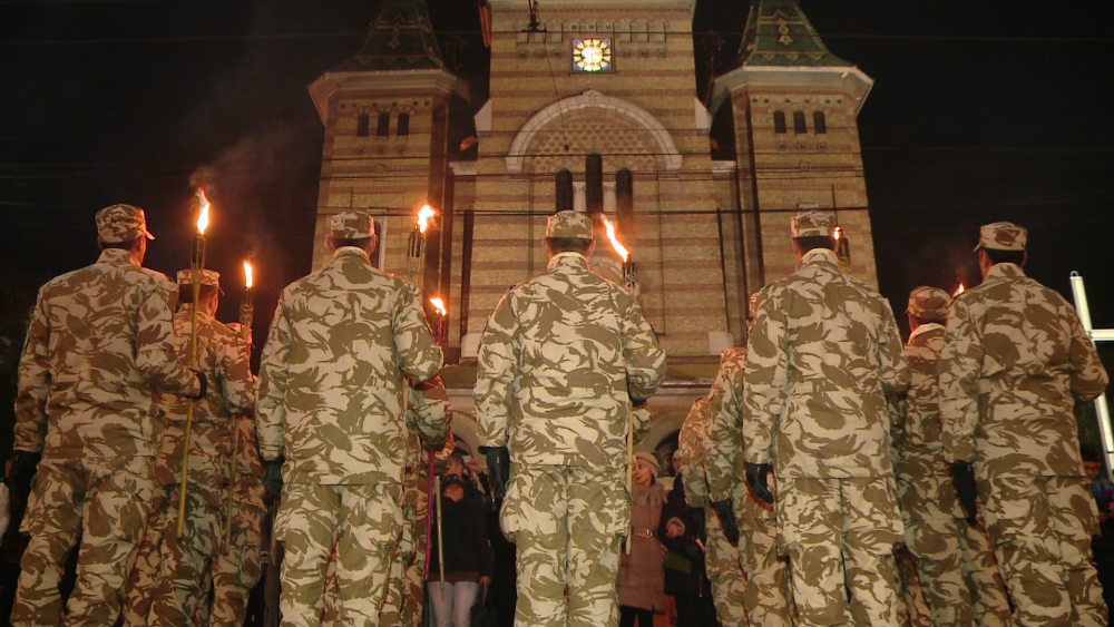 Ziua Nationala, sarbatorita de mii de timisoreni. De 1 decembrie s-a aprins si iluminatul festiv - Imaginea 2