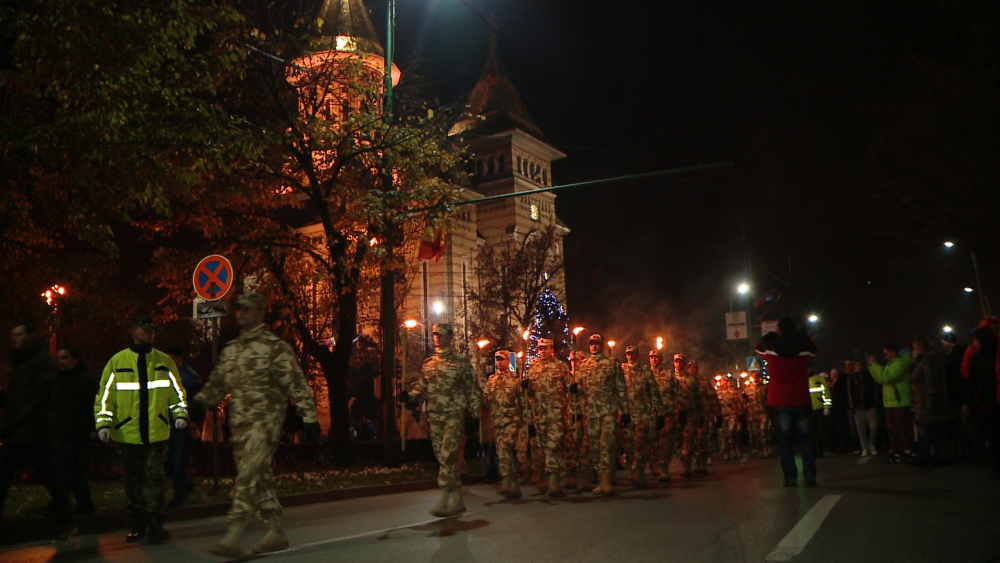 Ziua Nationala, sarbatorita de mii de timisoreni. De 1 decembrie s-a aprins si iluminatul festiv - Imaginea 3