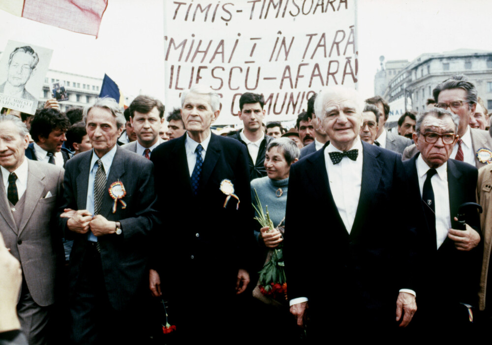 1990-1991: Uniti de Mondial si dezbinati de mineriade, romanii s-au lovit de o pauza din democratie - Imaginea 3