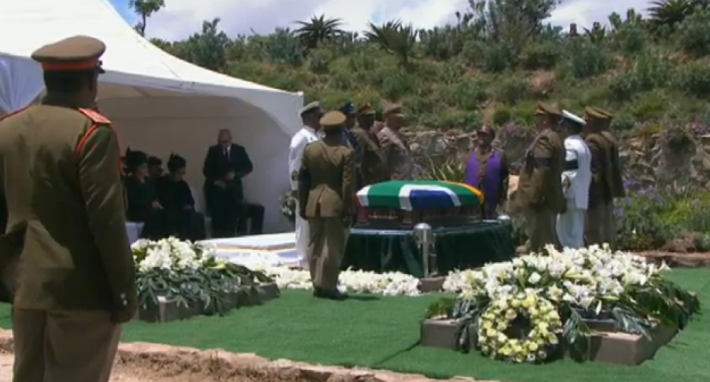 Funeraliile lui Nelson Mandela. Liderul sud-african, inmormantat cu onoruri militare. GALERIE FOTO - Imaginea 15