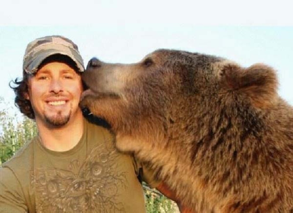 Povestea emotionanta a lui Casey Anderson, barbatul care a adoptat un urs - Imaginea 10