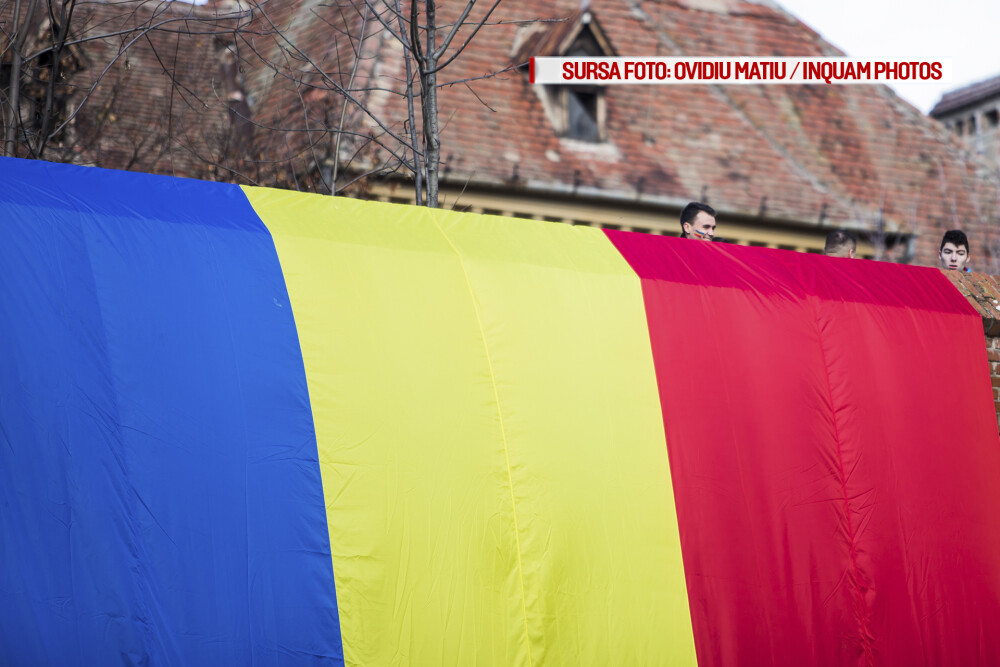 GALERIE FOTO: 35 de imagini surprinse de fotoreporterii Inquam la paradele de 1 Decembrie din Sibiu, Alba Iulia si Bucuresti - Imaginea 21