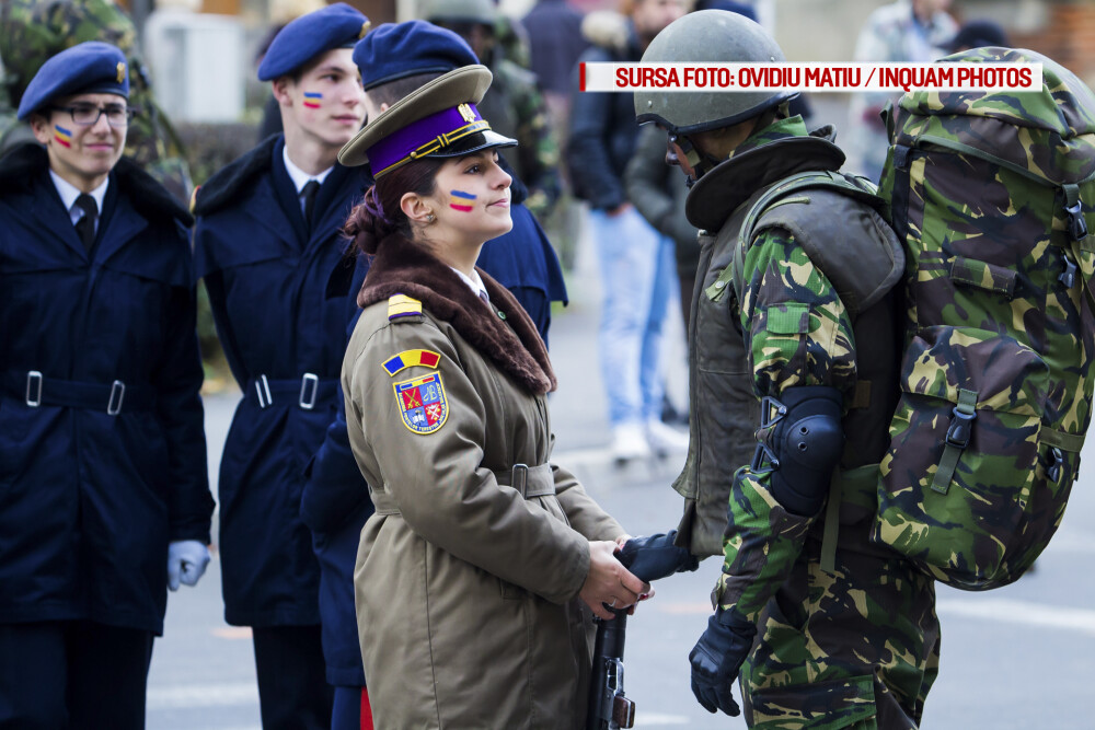 GALERIE FOTO: 35 de imagini surprinse de fotoreporterii Inquam la paradele de 1 Decembrie din Sibiu, Alba Iulia si Bucuresti - Imaginea 19
