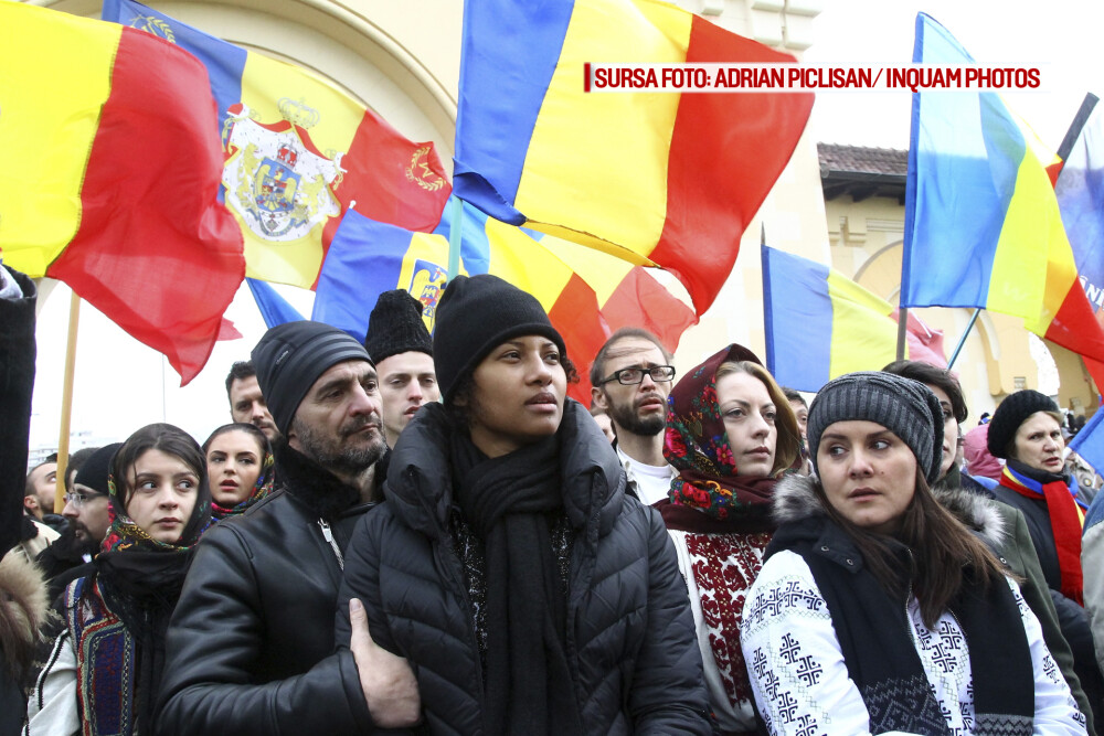 GALERIE FOTO: 35 de imagini surprinse de fotoreporterii Inquam la paradele de 1 Decembrie din Sibiu, Alba Iulia si Bucuresti - Imaginea 30