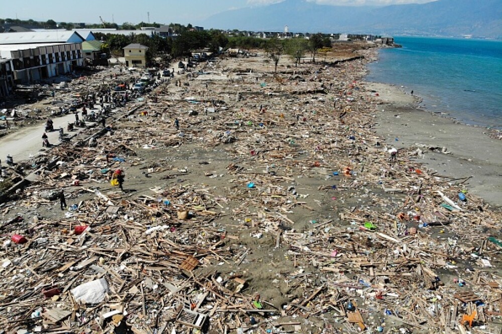 Indonezia, lovită de un tsunami devastator. Cel puțin 222 de morți și 843 de răniți - Imaginea 1