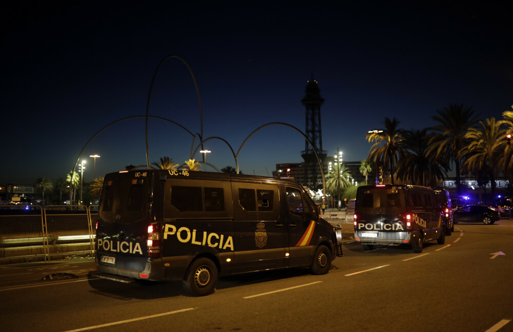 Proteste uriaşe în Barcelona. Separatiştii au ridicat baricade pe străzi - Imaginea 3
