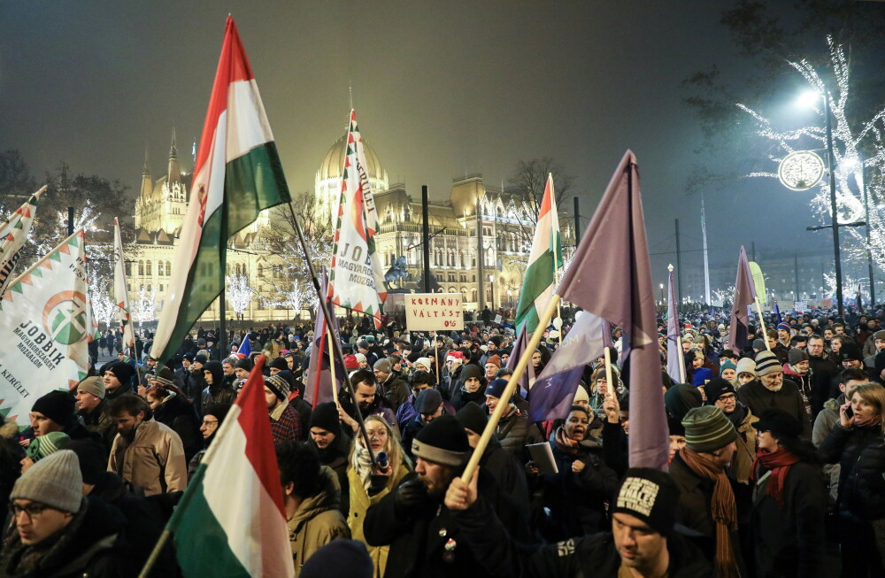 Maghiarii nu cedează. Mii de oameni au protestat la Budapesta față de ”legea sclaviei” - Imaginea 1